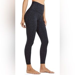 Lululemon high wasted “28 inseam leggings.